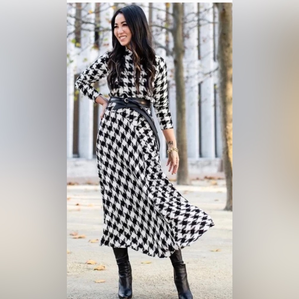 Ann Taylor Black and white houndstooth asymmetrical maxi dress
